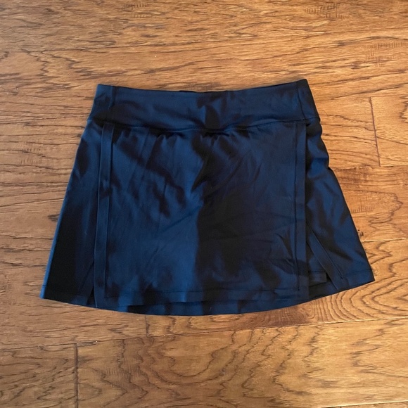 NWOT athleta skort - Picture 3 of 6